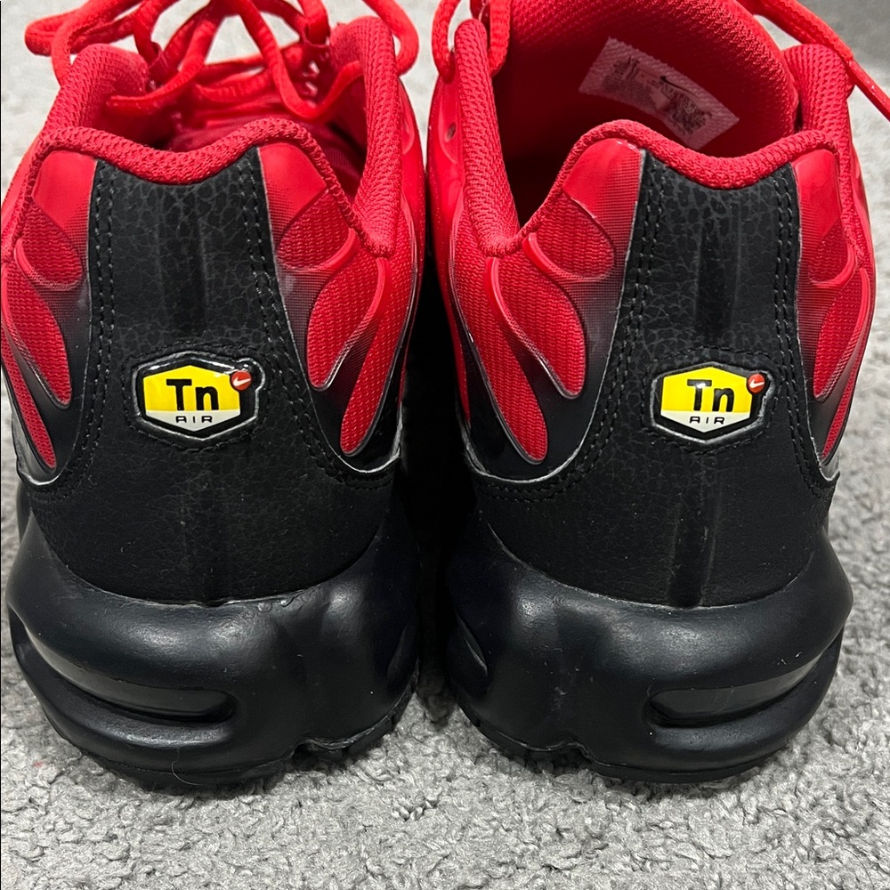 Mens Nike Air Max Plus Bright Red Athletic Sneakers with Black Accents - Picture 5 of 5